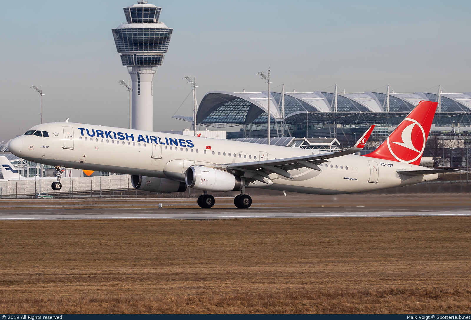 Photo of TC-JSF - Airbus A321-231 operated by Turkish Airlines