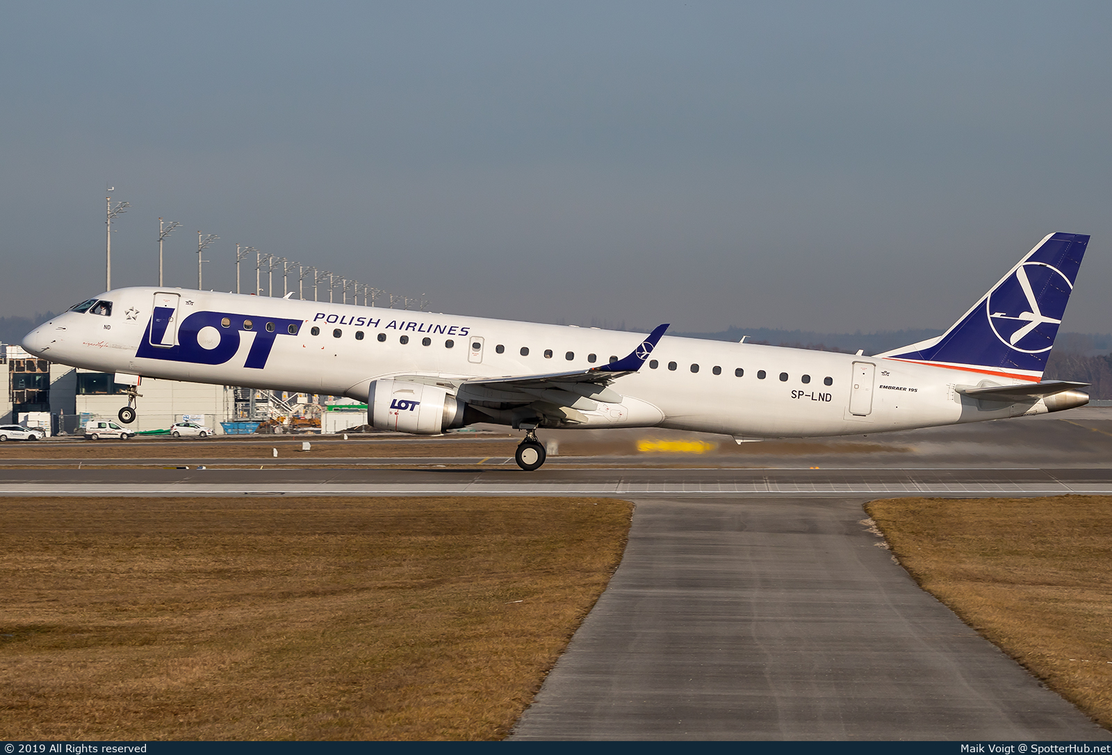Photo of SP-LND - Embraer ERJ-195LR operated by LOT Polish Airlines