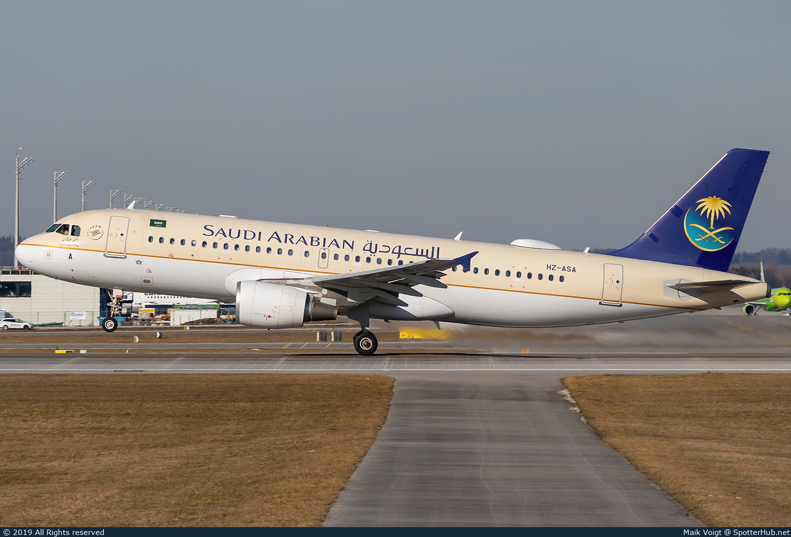 Photo of HZ-ASA - Airbus A320-214 operated by Saudi Arabian Airlines