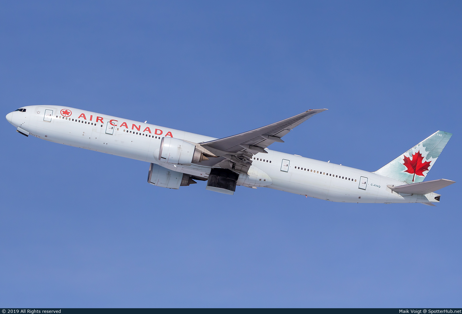 Photo of C-FIVQ - Boeing 777-333(ER) operated by Air Canada