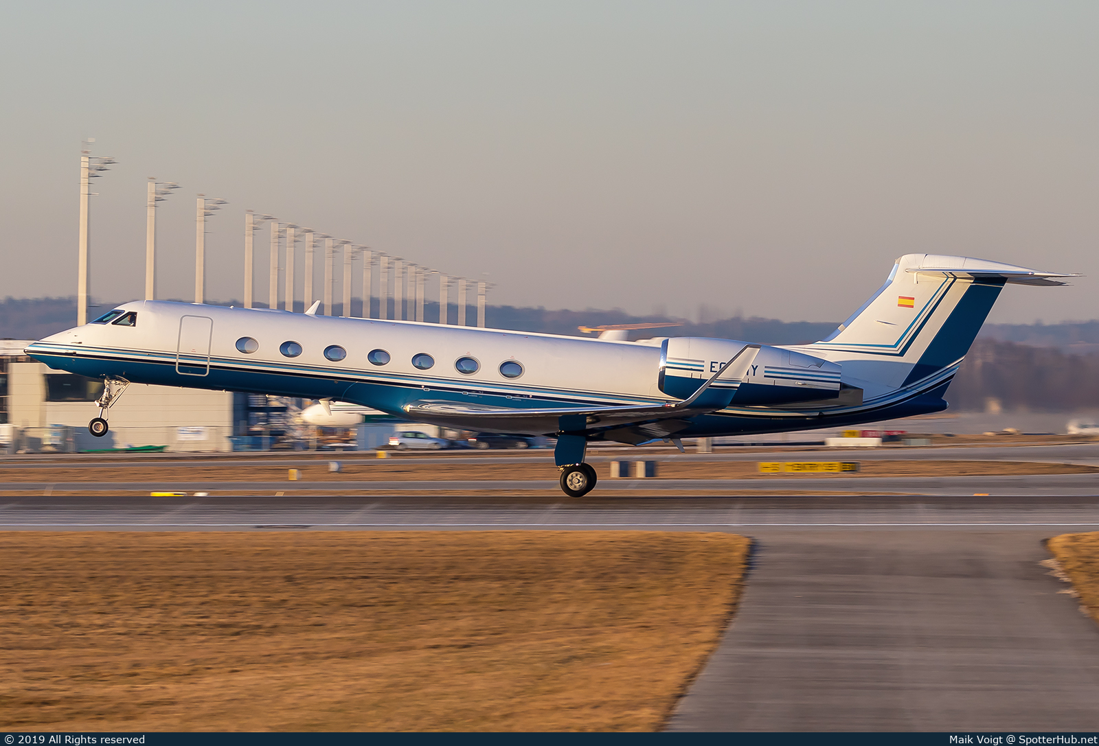 Photo of EC-LIY - Gulfstream GV-SP (G550) operated by Gestair Private Jets