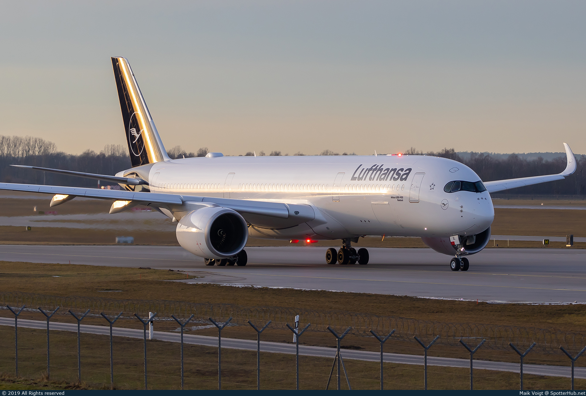 Photo of D-AIXL - Airbus A350-941 operated by Lufthansa