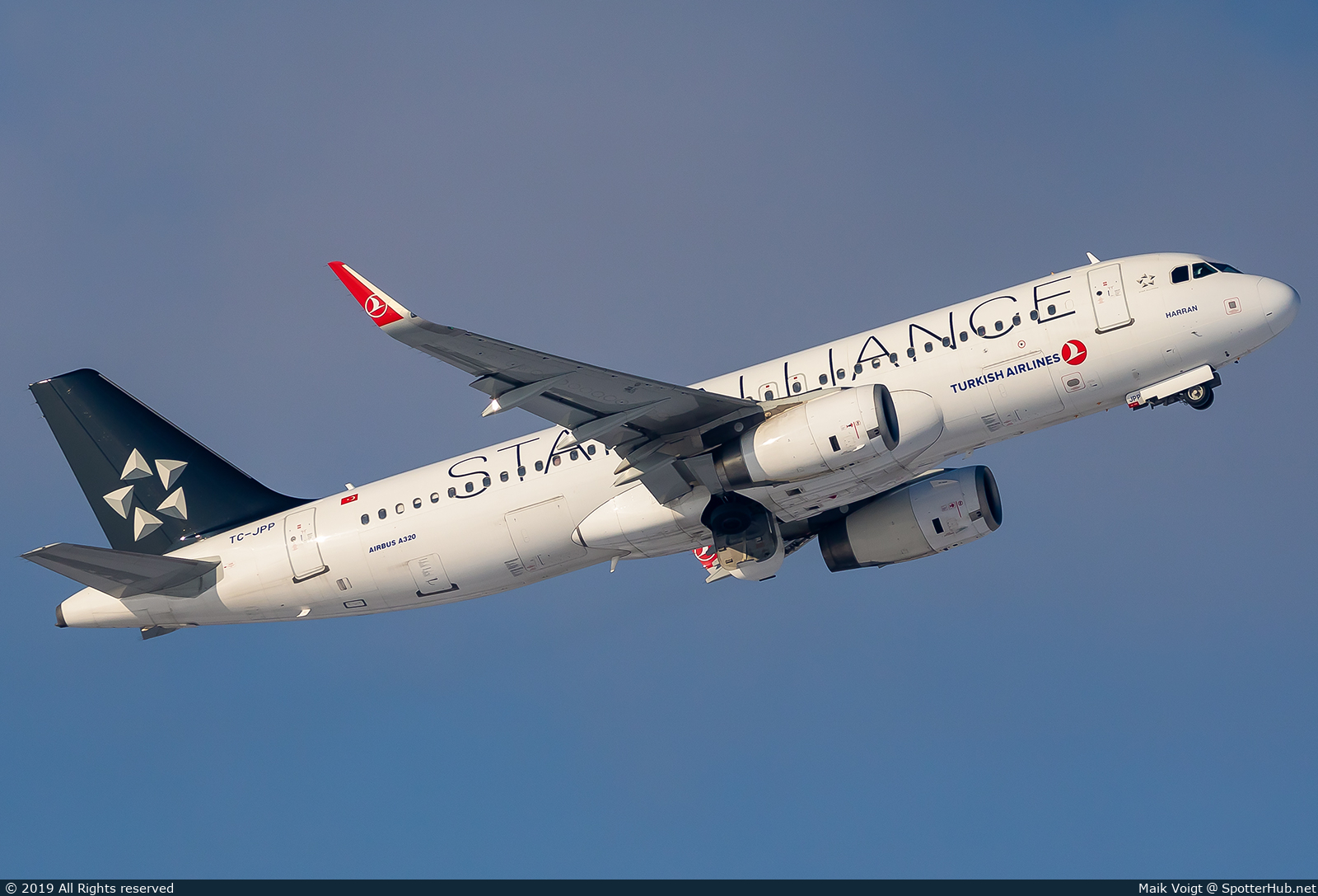 Photo of TC-JPP - Airbus A320-232 operated by Turkish Airlines