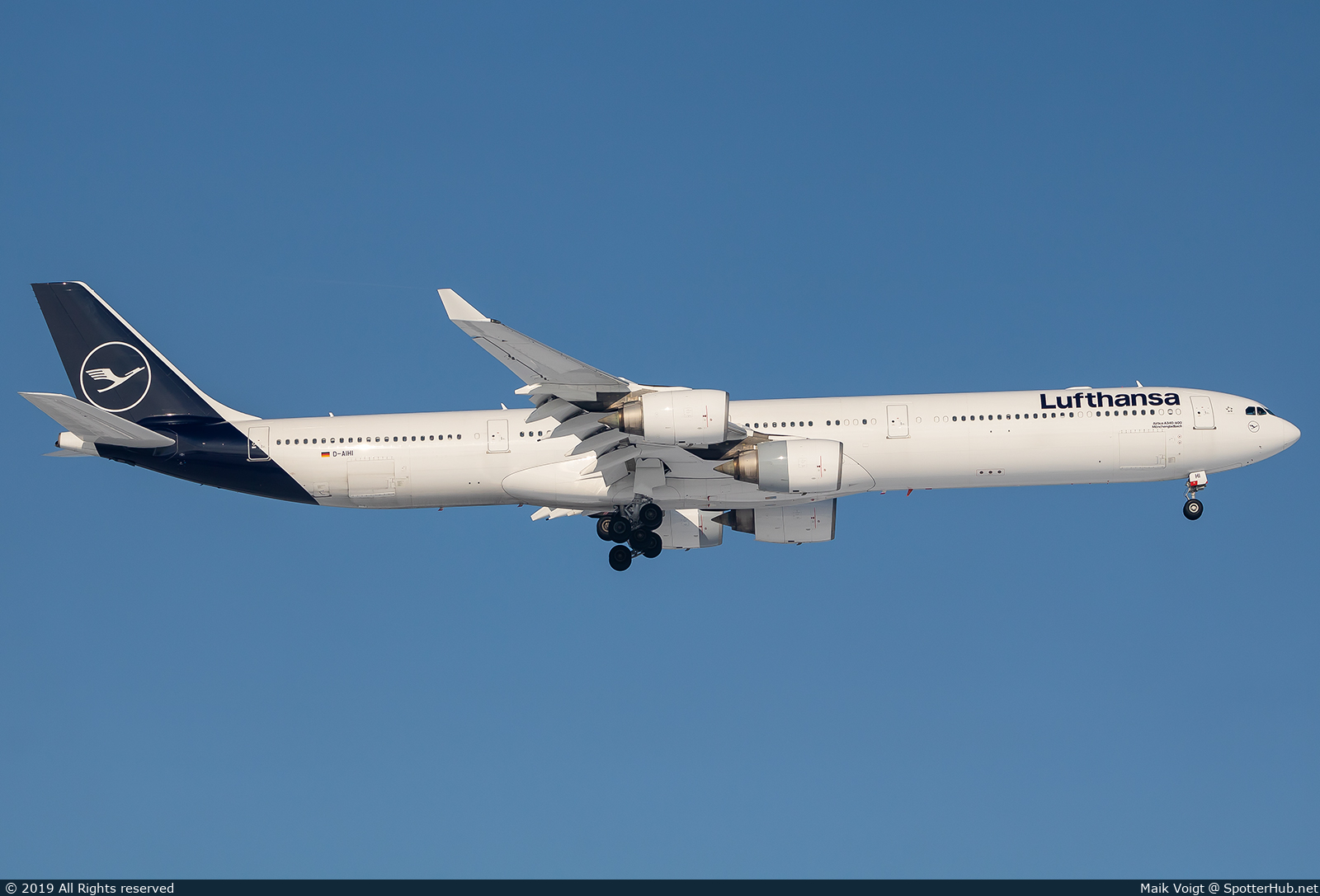 Photo of D-AIHI - Airbus A340-642 operated by Lufthansa
