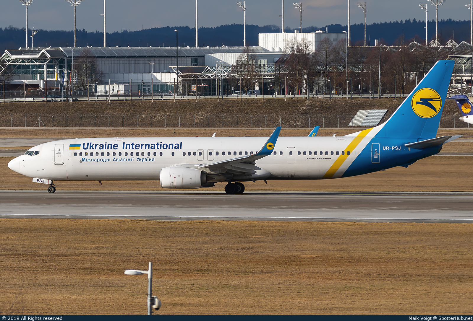 Photo of UR-PSJ - Boeing 737-9KV(ER) operated by Ukraine International Airlines
