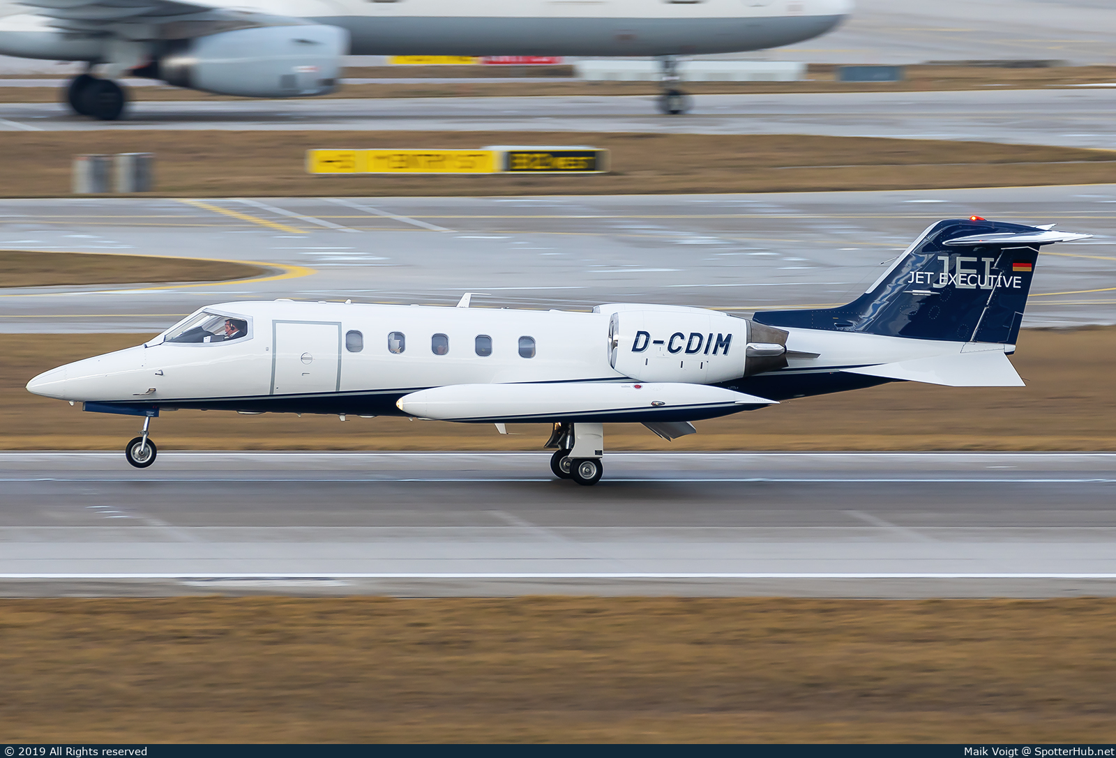 Photo of D-CDIM - Bombardier Learjet 35A operated by Jet Executive International Charter