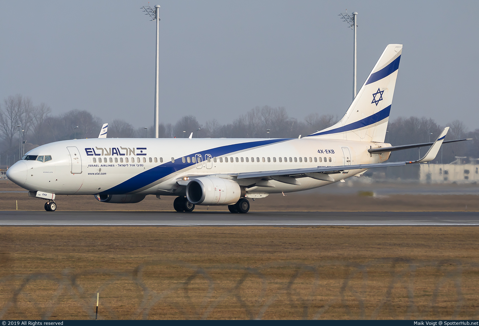 Photo of 4X-EKB - Boeing 737-858 operated by El Al Israel Airlines