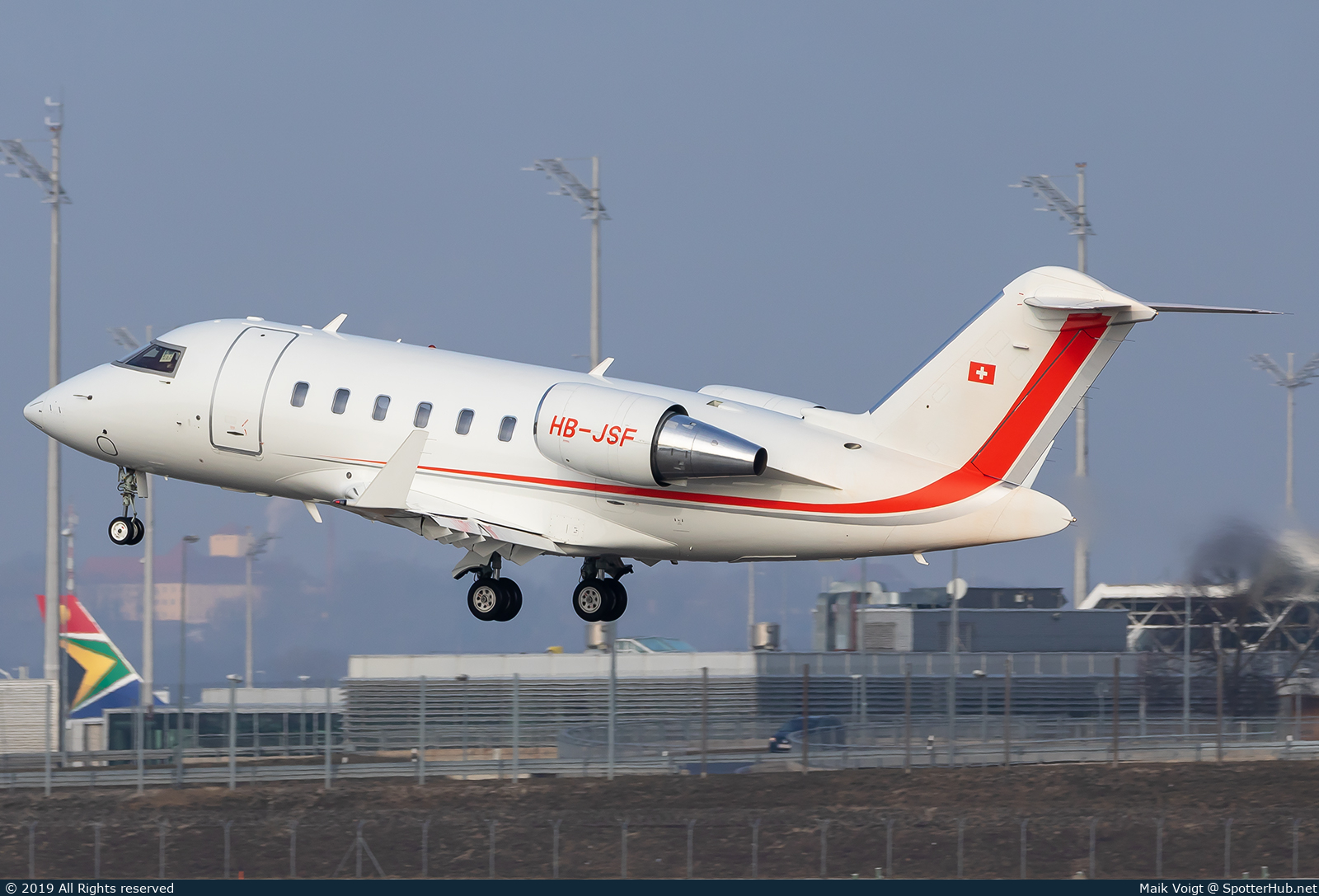 Photo of HB-JSF - Bombardier Challenger 650 operated by Robert Bosch AG