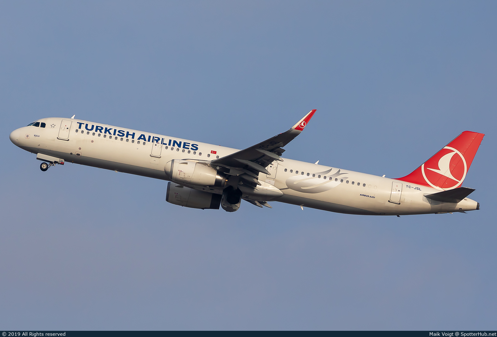 Photo of TC-JSL - Airbus A321-231 operated by Turkish Airlines
