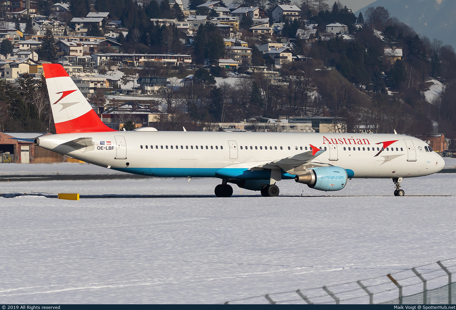 Photo of OE-LBF - Airbus A321-211 operated by Austrian Airlines