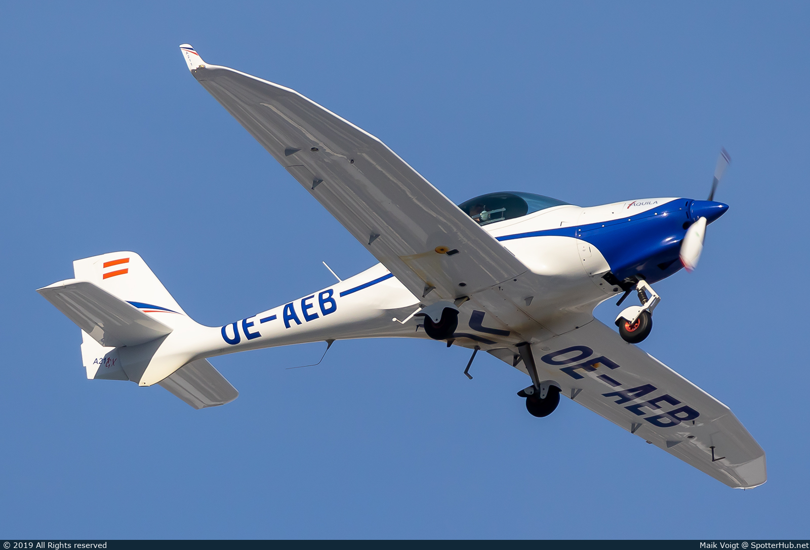 Photo of OE-AEB - Aquila A211 GX operated by Flugsportzentrum Tirol