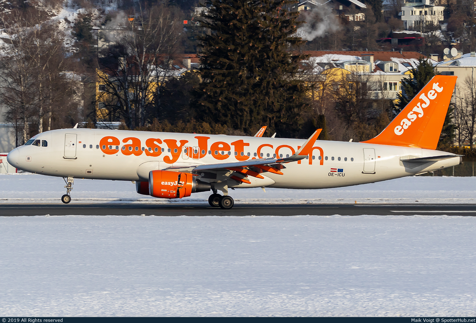Photo of OE-ICU - Airbus A320-214 operated by easyJet Europe