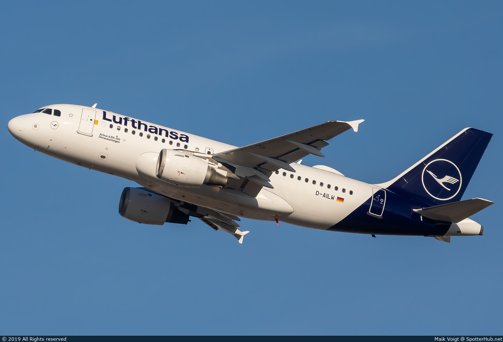 Photo of D-AILW - Airbus A319-114 operated by Lufthansa