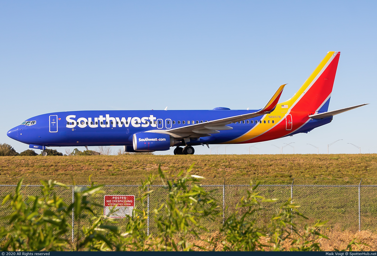 Photo of N8657B - Boeing 737-8H4 operated by Southwest Airlines
