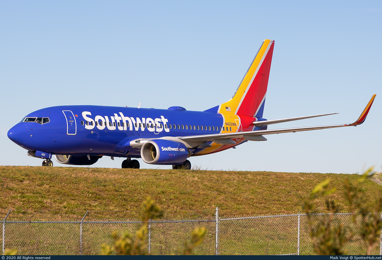 Photo of N422WN - Boeing 737-7H4 operated by Southwest Airlines