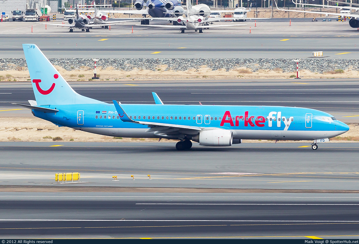 Photo of PH-TFD - Boeing 737-86N operated by Arkefly