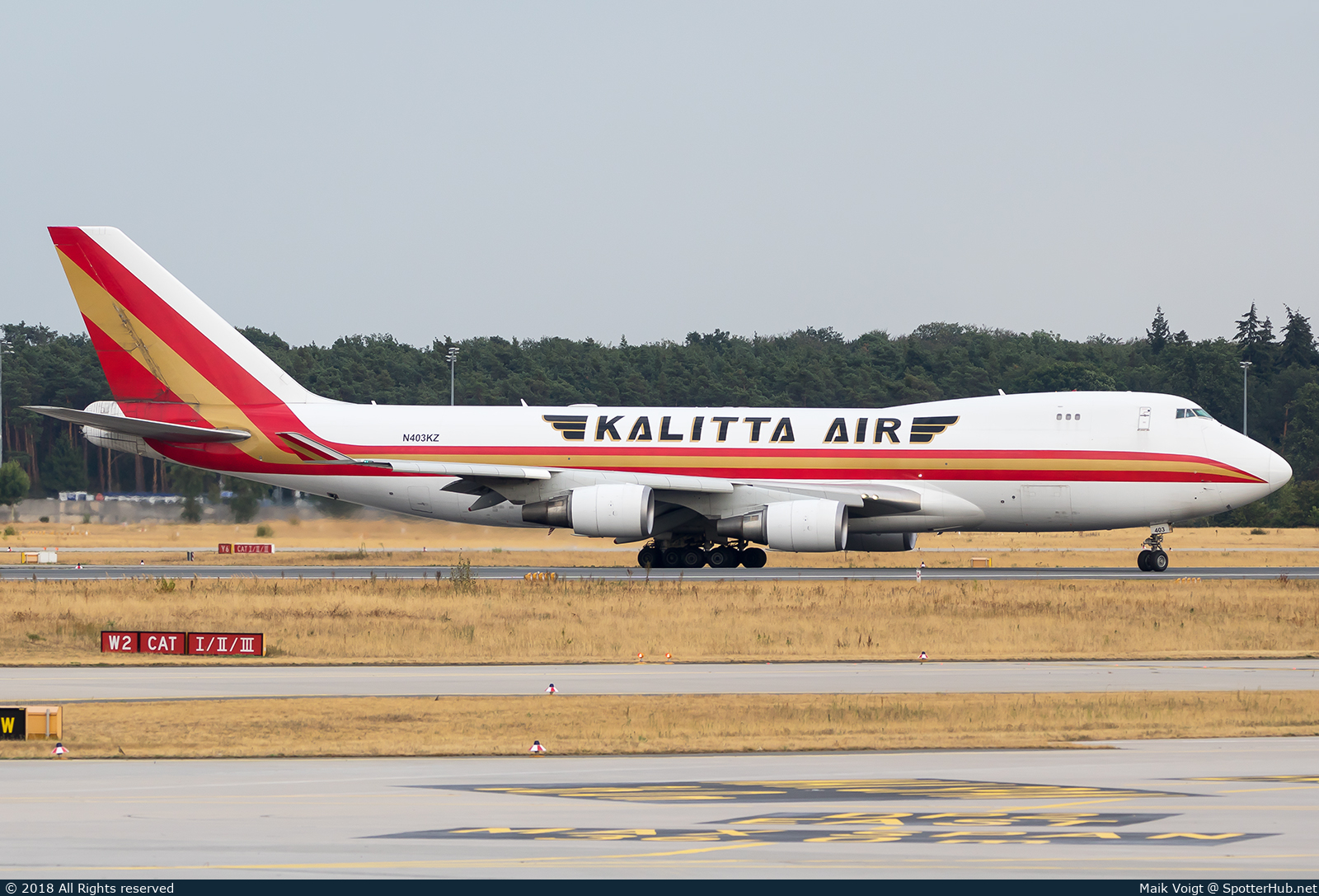 Photo of N403KZ - Boeing 747-481F operated by Kalitta Air