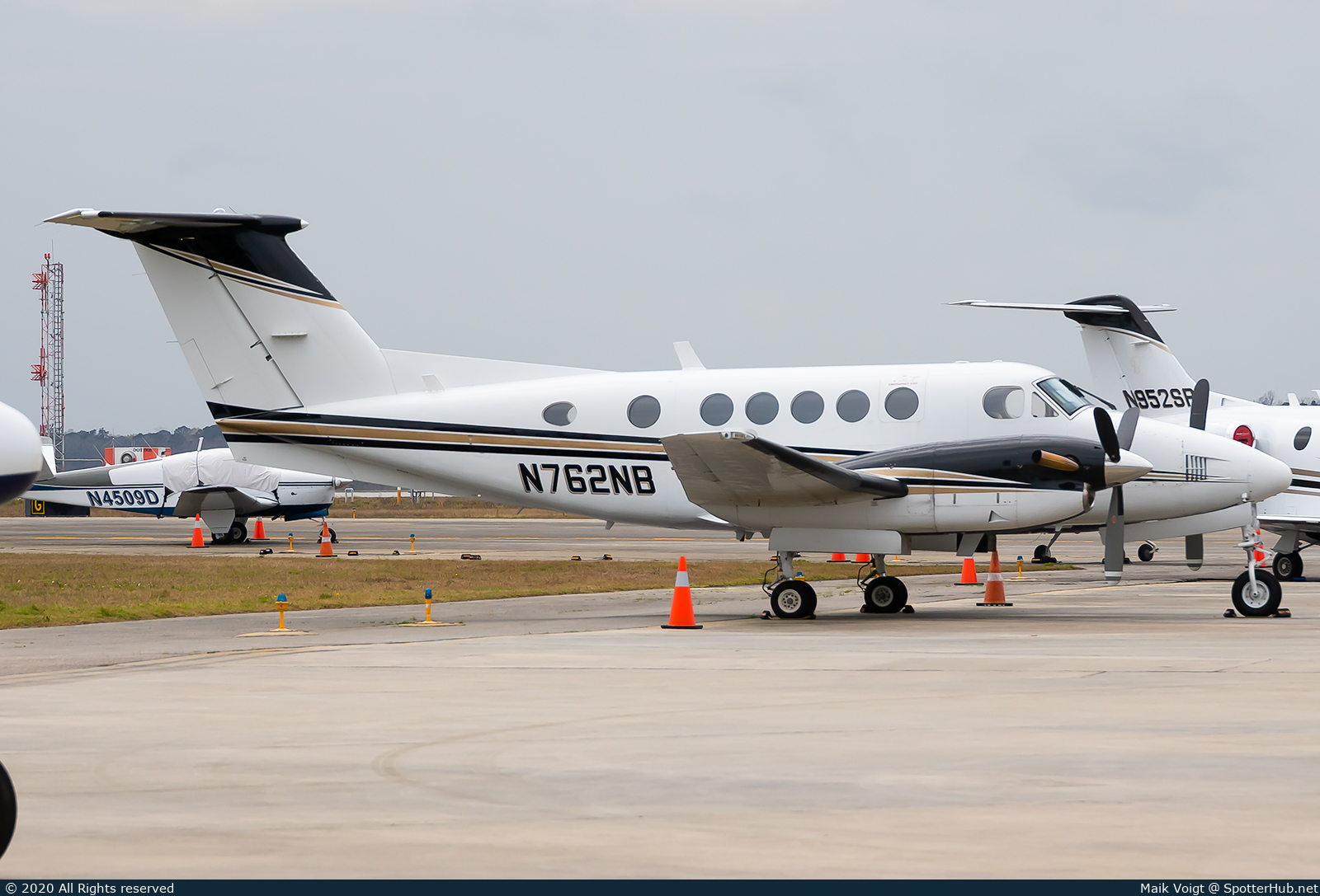 Photo of N762NB - Beechcraft B200 Super King Air operated by Hangar Twelve