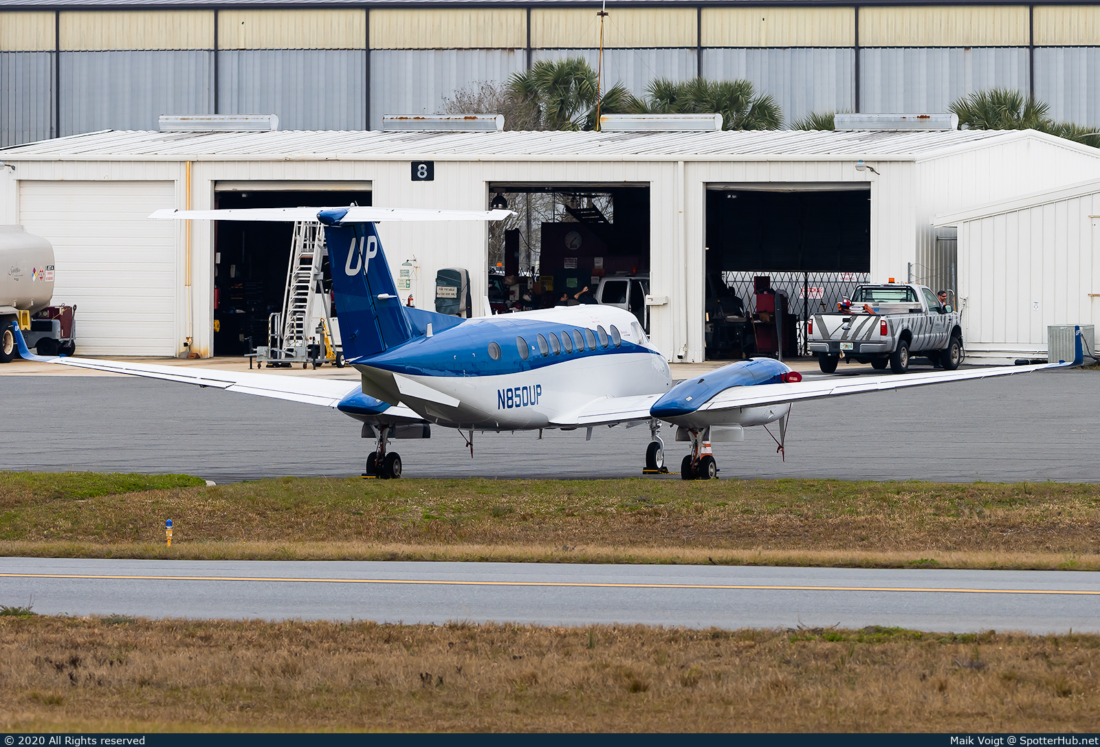 Photo of N850UP - Beechcraft B300 Super King Air 350i operated by Wheels Up Private Jets