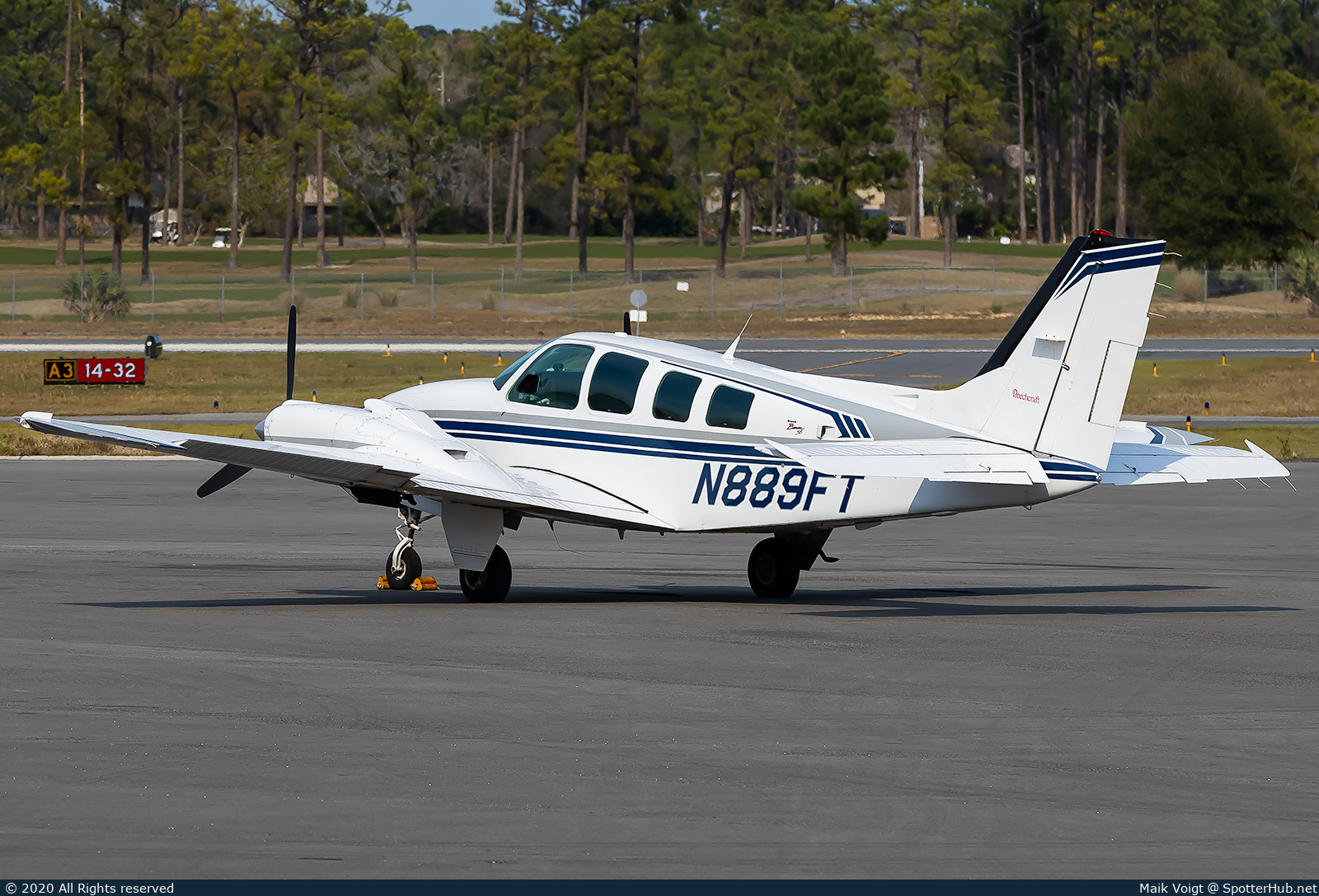 Photo of N889FT - Beechcraft 58 Baron operated by Private