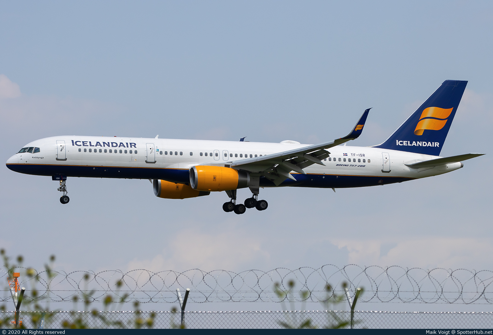 Photo of TF-ISR - Boeing 757-256 operated by Icelandair