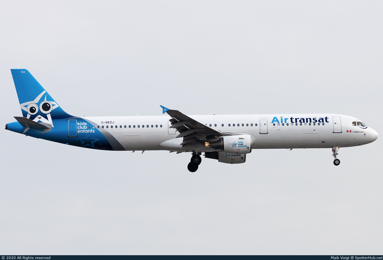 Photo of C-GEZJ - Airbus A321-211 operated by Air Transat