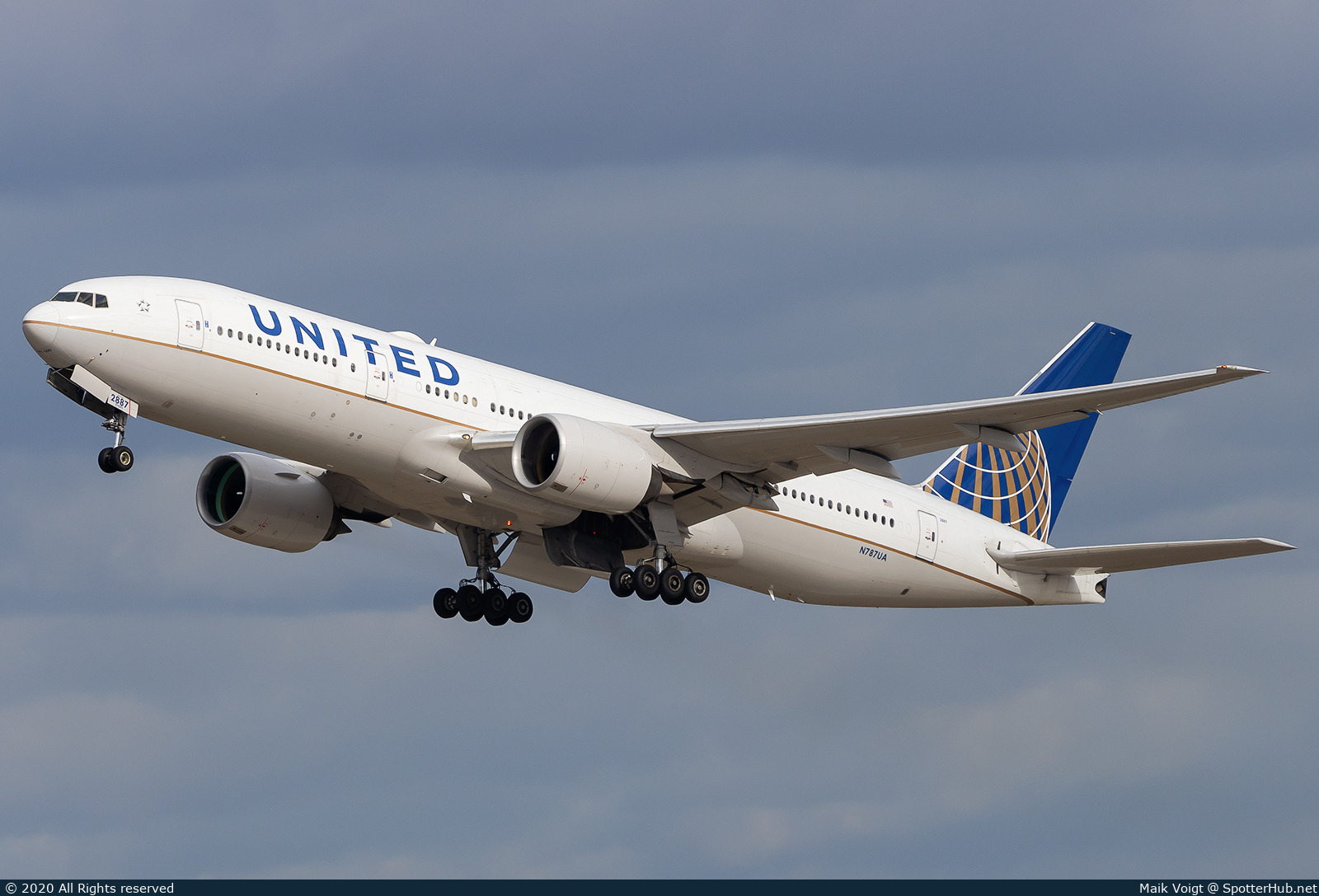 Photo of N787UA - Boeing 777-222(ER) operated by United Airlines