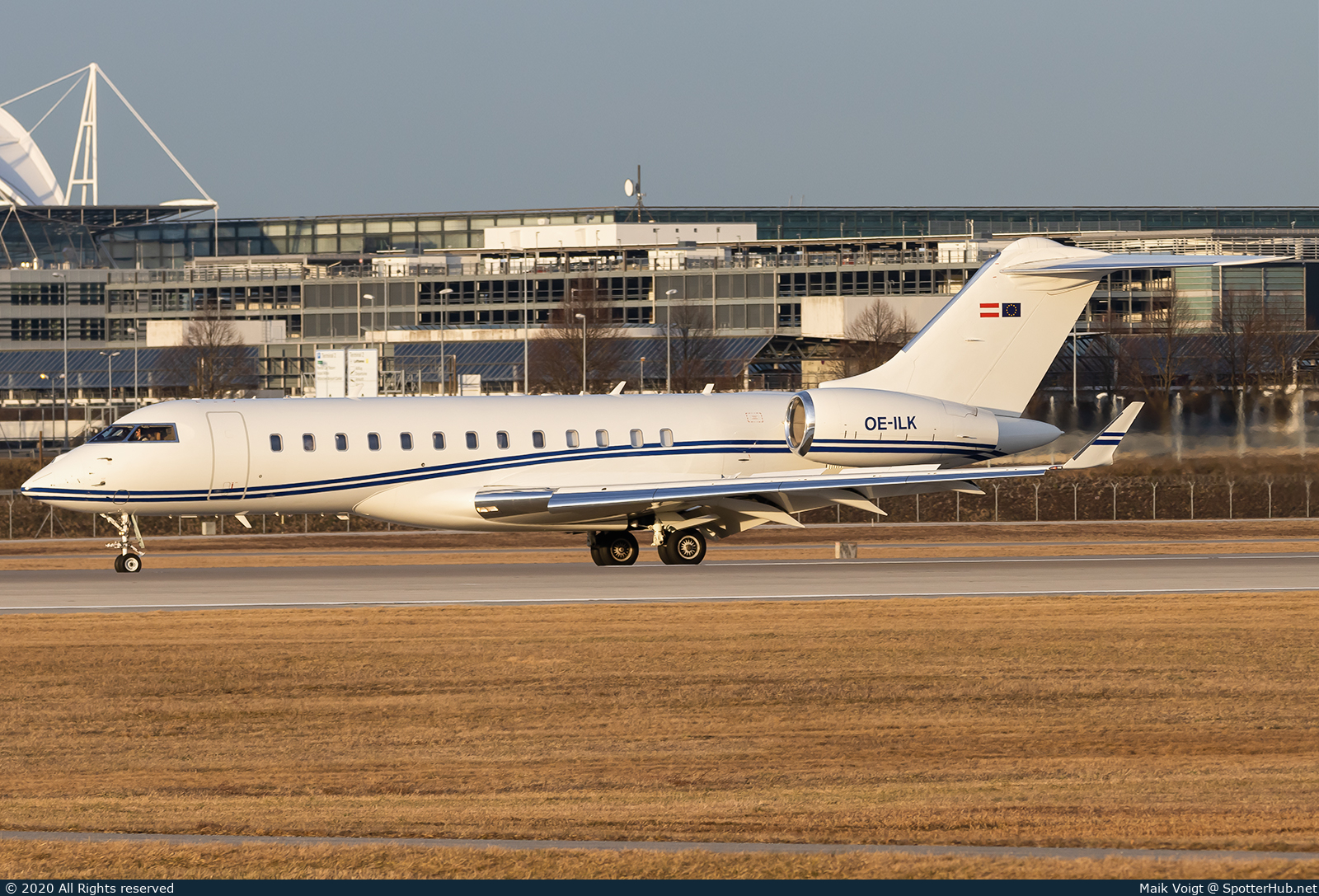 Photo of OE-ILK - Bombardier Global Express XRS operated by Laudamotion Executive