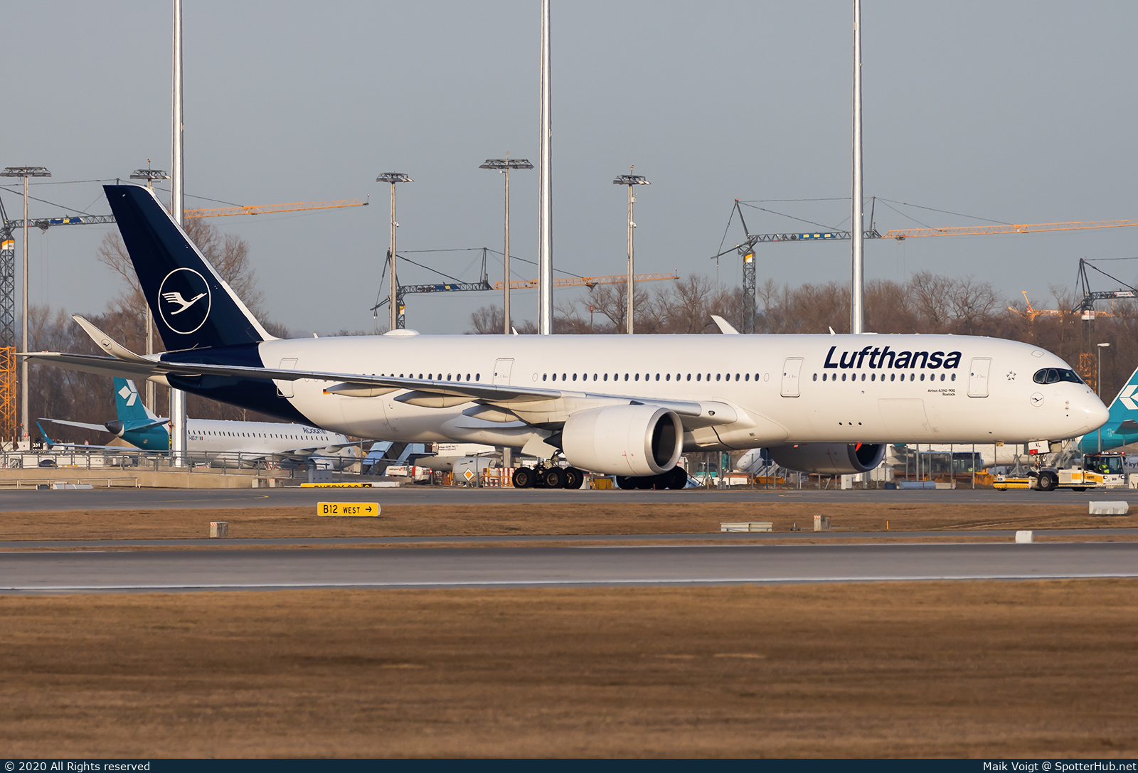 Photo of D-AIXL - Airbus A350-941 operated by Lufthansa