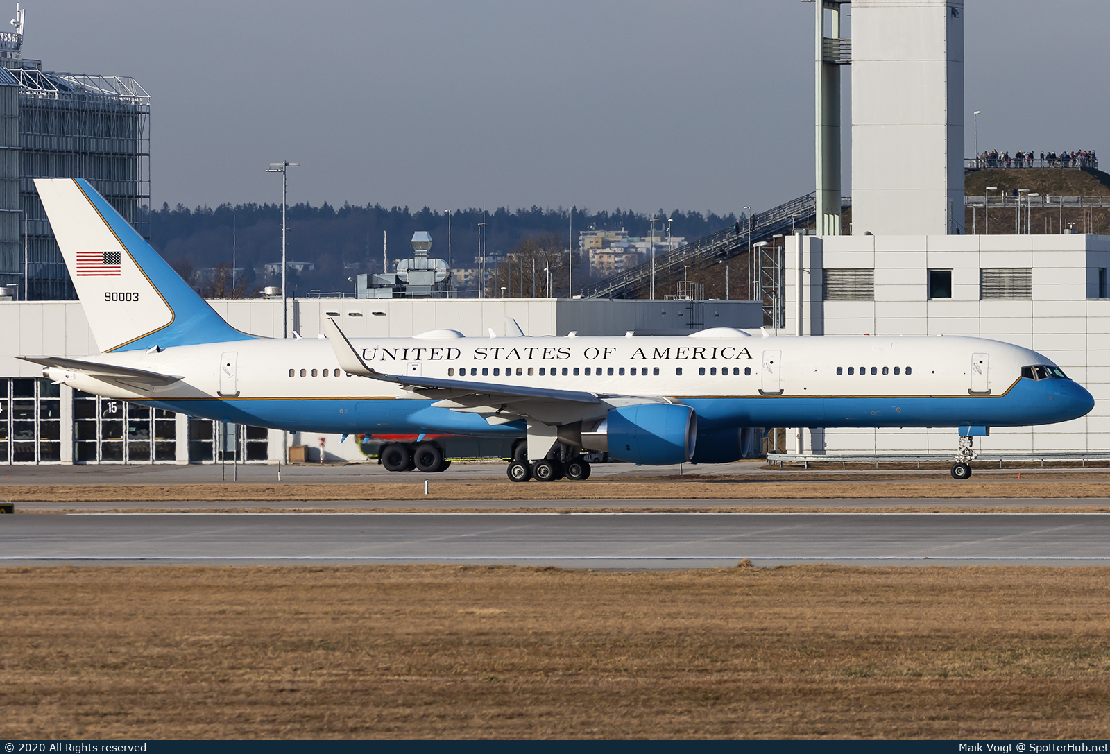 Photo of 99-0003 - Boeing C-32A operated by US Air Force