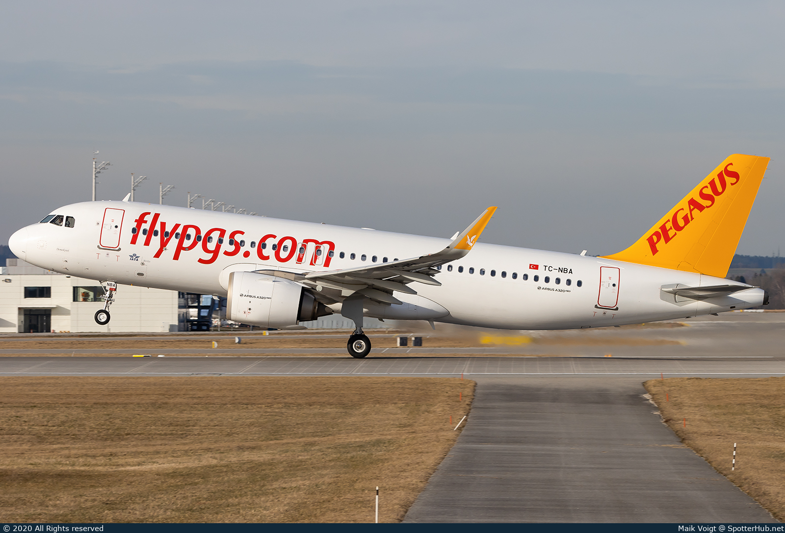 Photo of TC-NBA - Airbus A320-251N operated by Pegasus Airlines