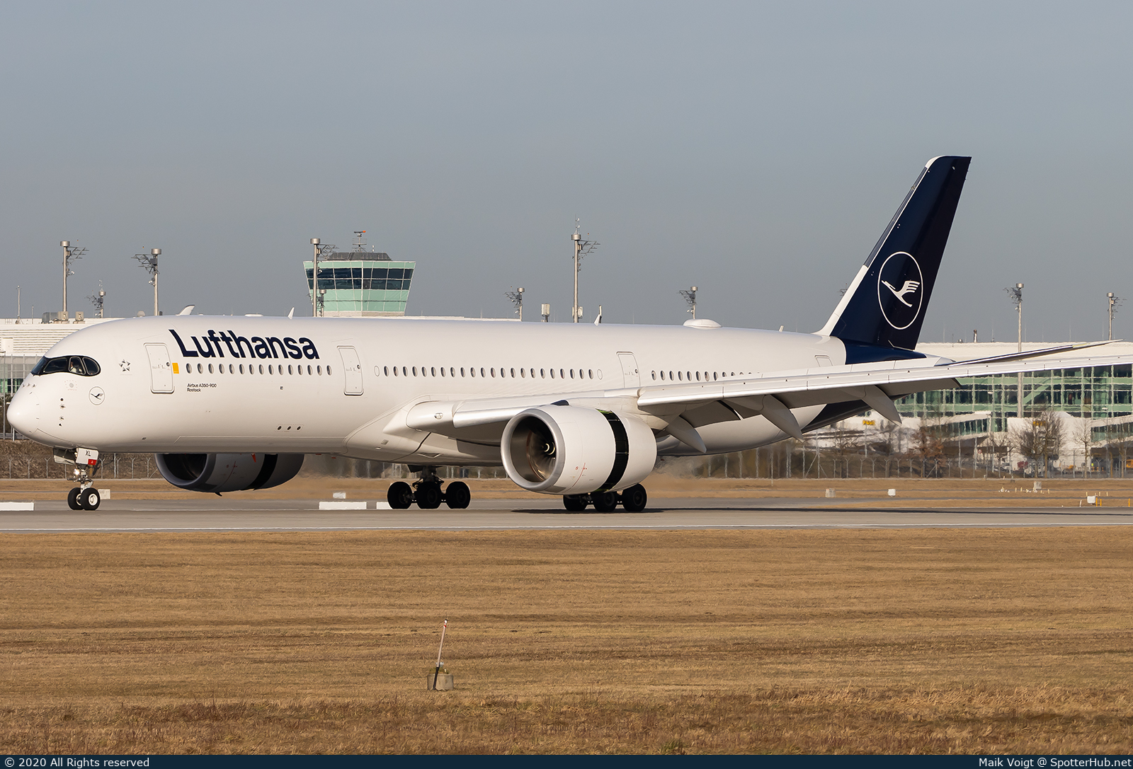 Photo of D-AIXL - Airbus A350-941 operated by Lufthansa