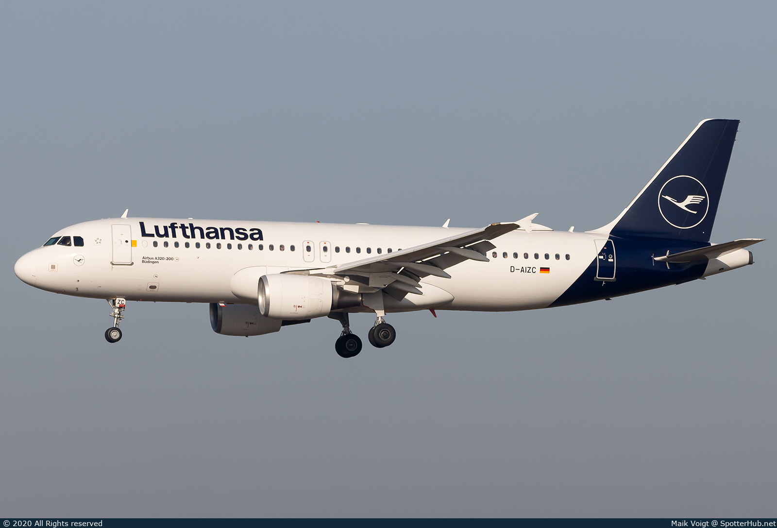 Photo of D-AIZC - Airbus A320-214 operated by Lufthansa