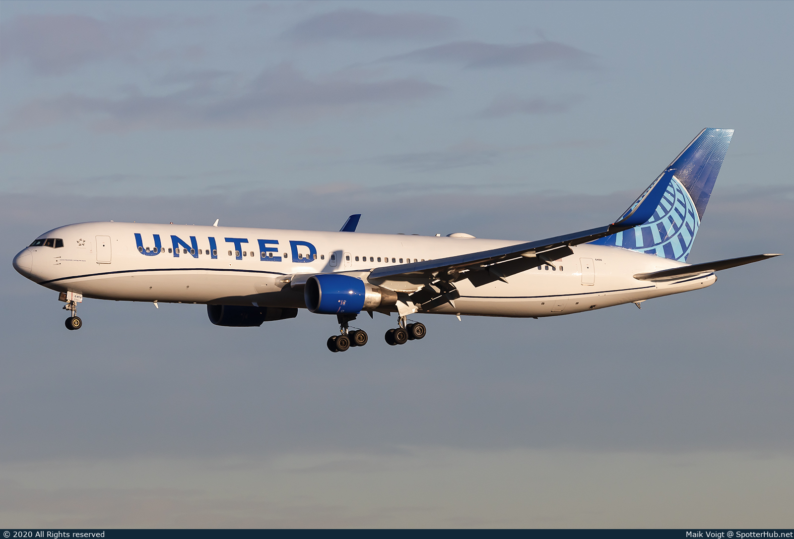 Photo of N656UA - Boeing 767-322(ER) operated by United Airlines