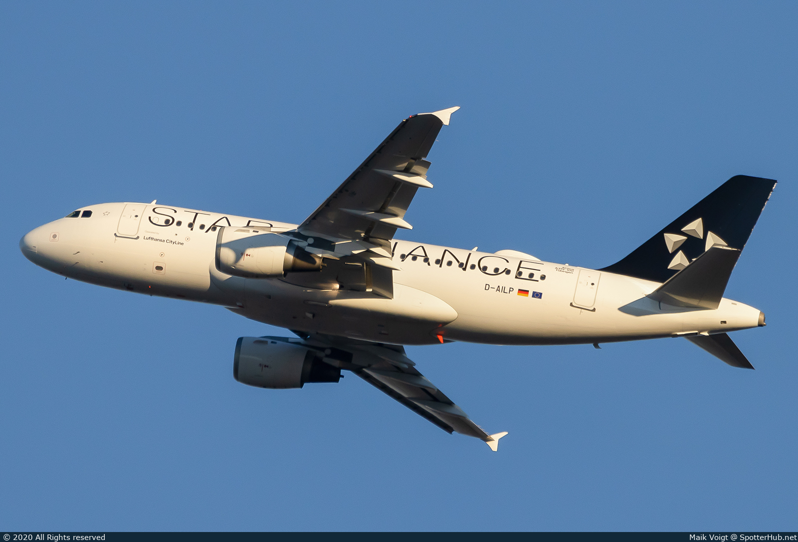 Photo of D-AILP - Airbus A319-114 operated by Lufthansa CityLine