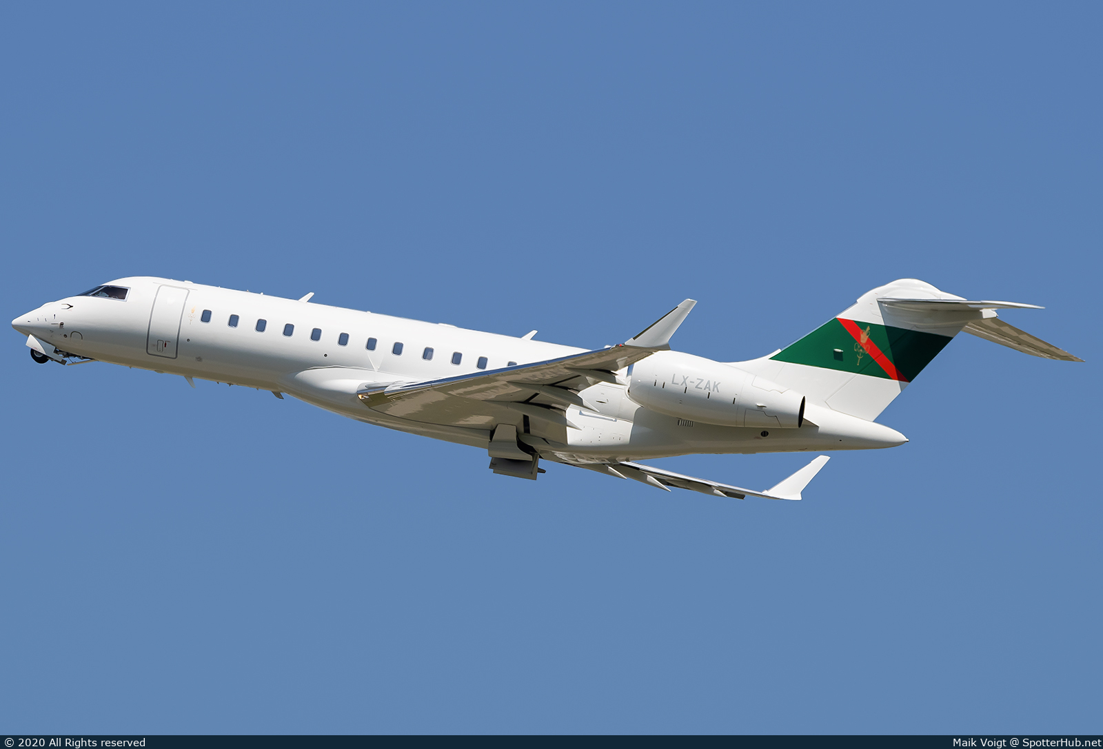Photo of LX-ZAK - Bombardier Global 6000 operated by Global Jet Luxembourg
