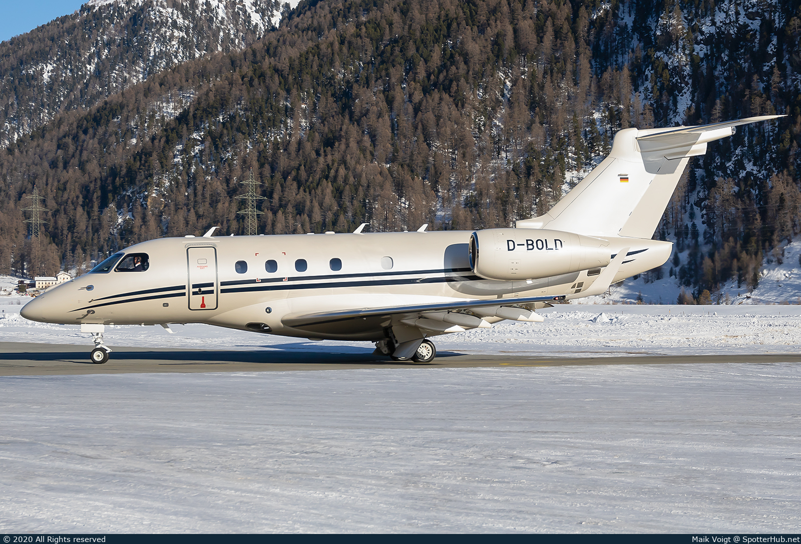 Photo of D-BOLD - Embraer Praetor 500 operated by Black Horse Aviation