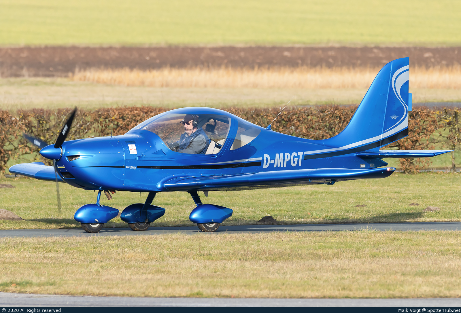 Photo of D-MPGT - Evektor EuroStar SLW operated by Private