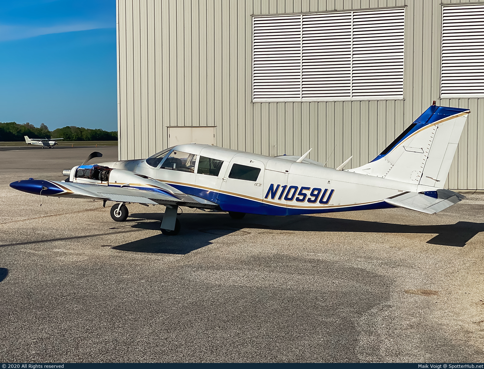 Photo of N1059U - Piper PA-34-200 Seneca operated by Private