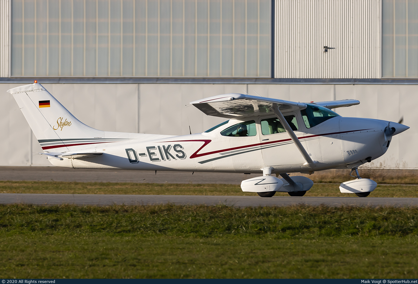 Photo of D-EIKS - Reims-Cessna F182Q Skylane II operated by Private