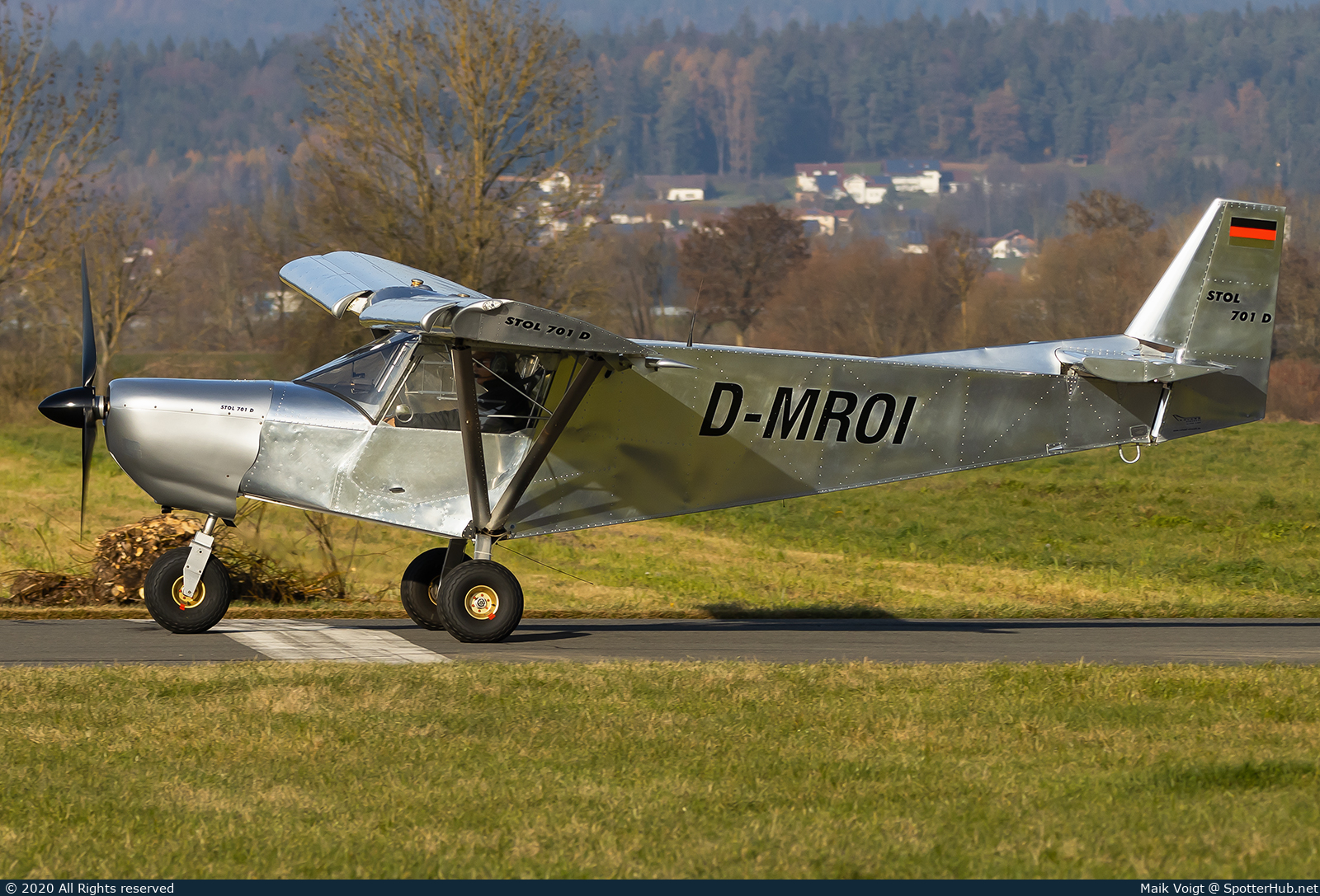 Photo of D-MROI - Zenair STOL CH 701 operated by Private