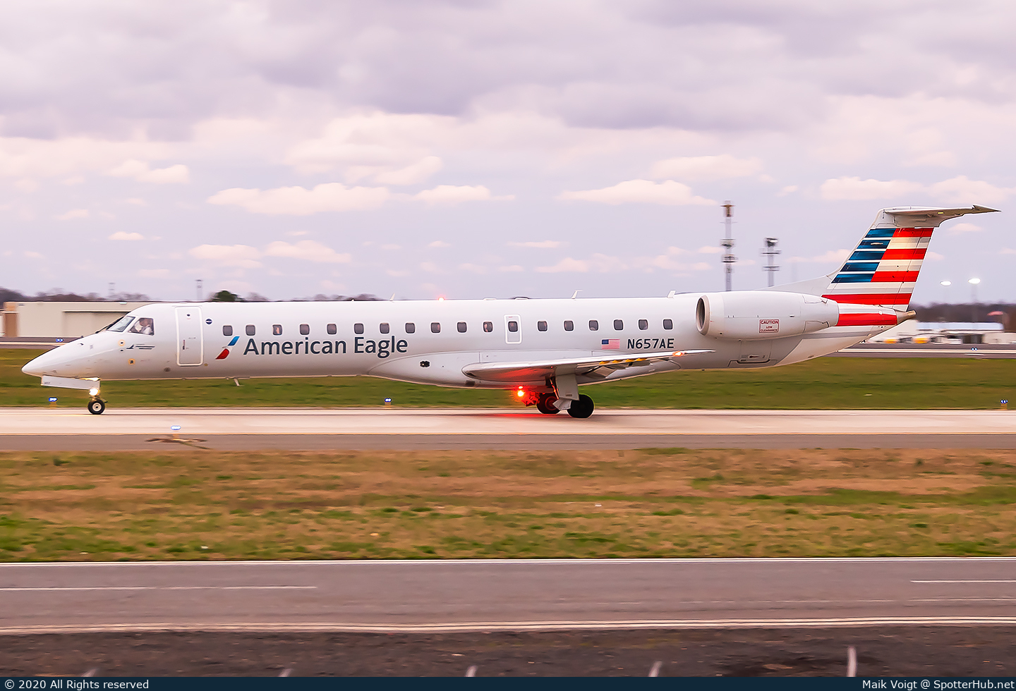 Photo of N657AE - Embraer ERJ-145LR operated by American Eagle (opb Piedmont Airlines)