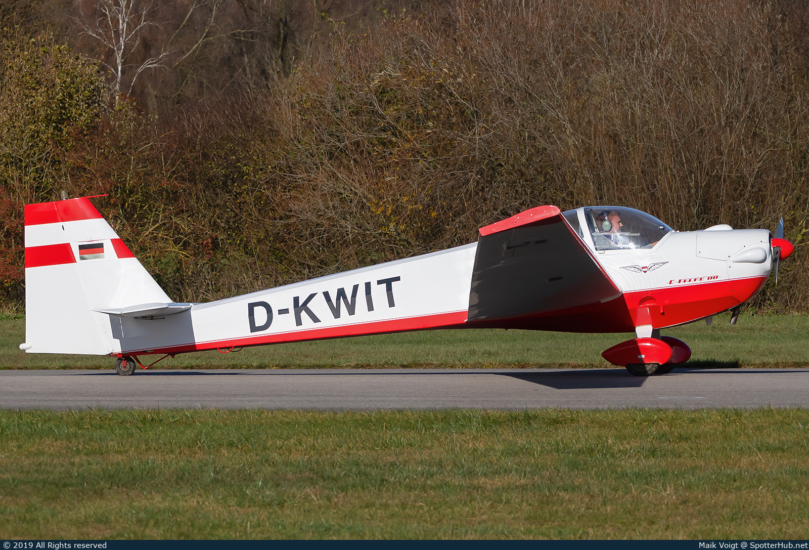 Photo of D-KWIT - Scheibe SF 25C Falke 2000 operated by Luftsportverein Bad Endorf-Prien