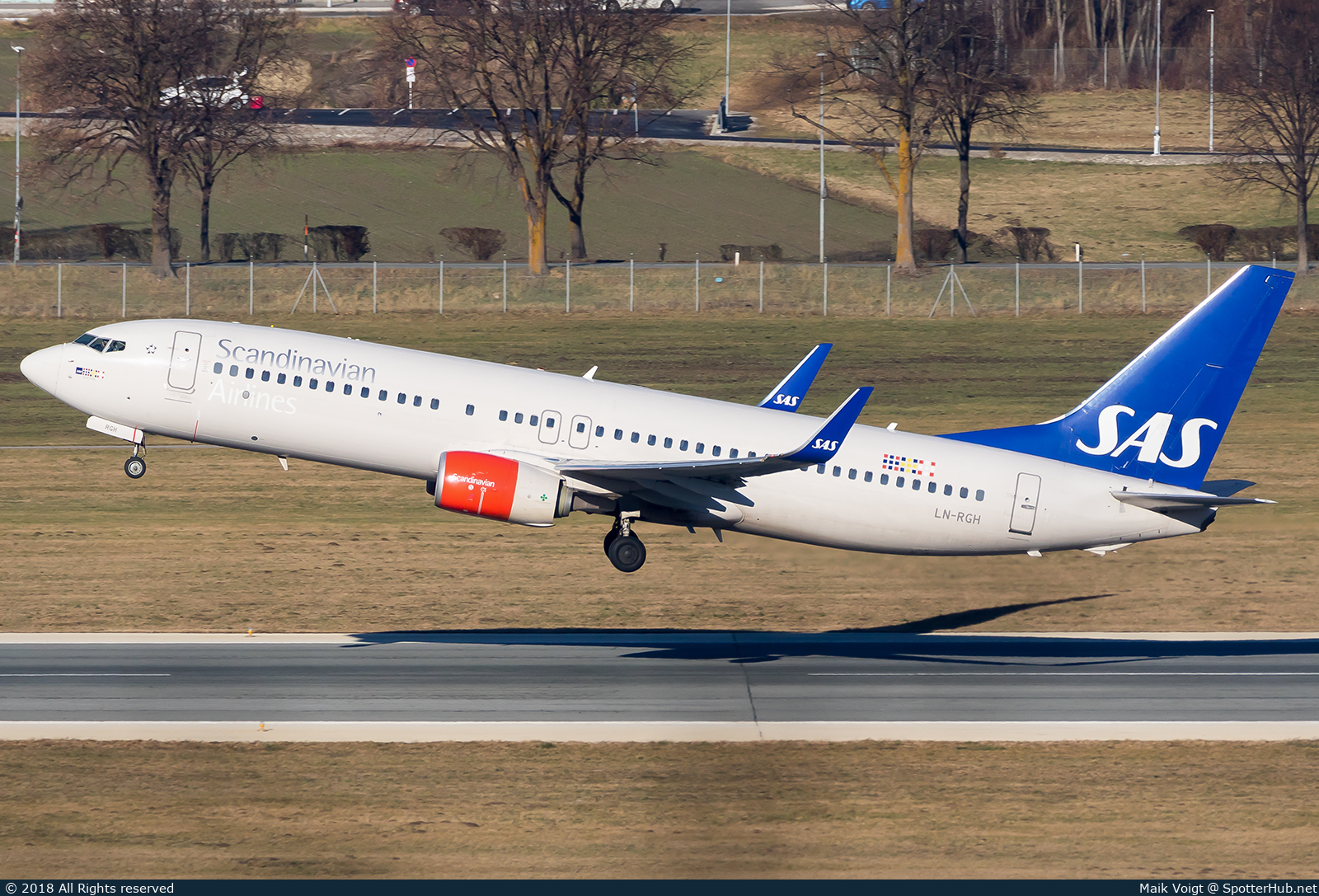 Photo of LN-RGH - Boeing 737-86N operated by SAS Scandinavian Airlines