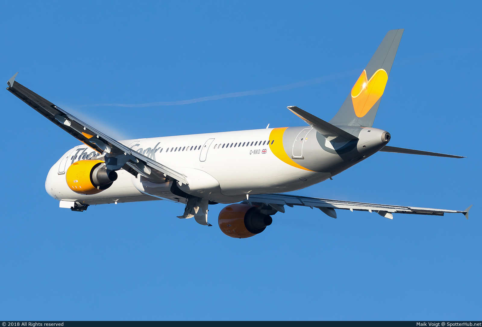 Photo of G-NIKO - Airbus A321-211 operated by Thomas Cook Airlines