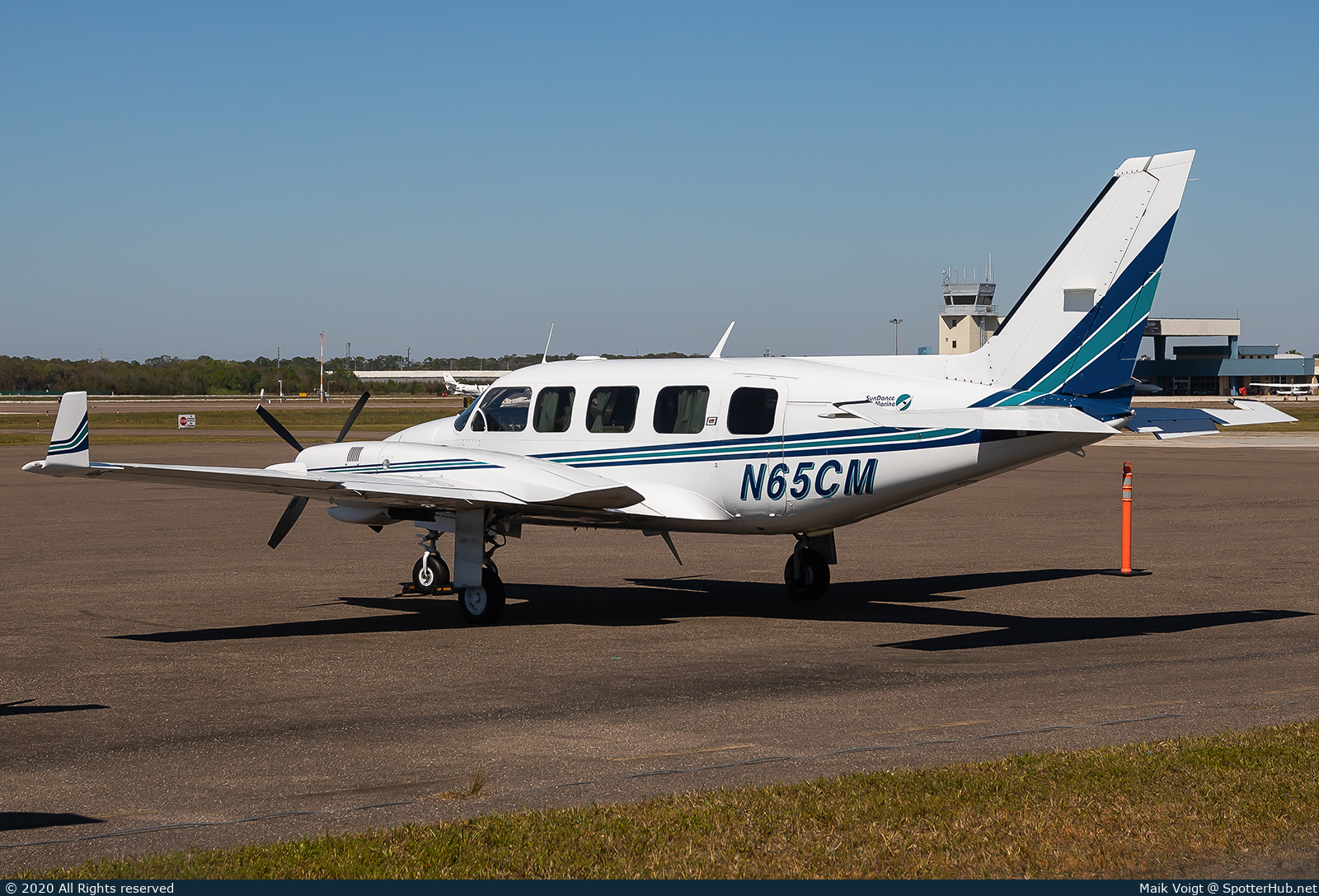 Photo of N65CM - Piper PA-31-350 Navajo Chieftain operated by ACME Aviation