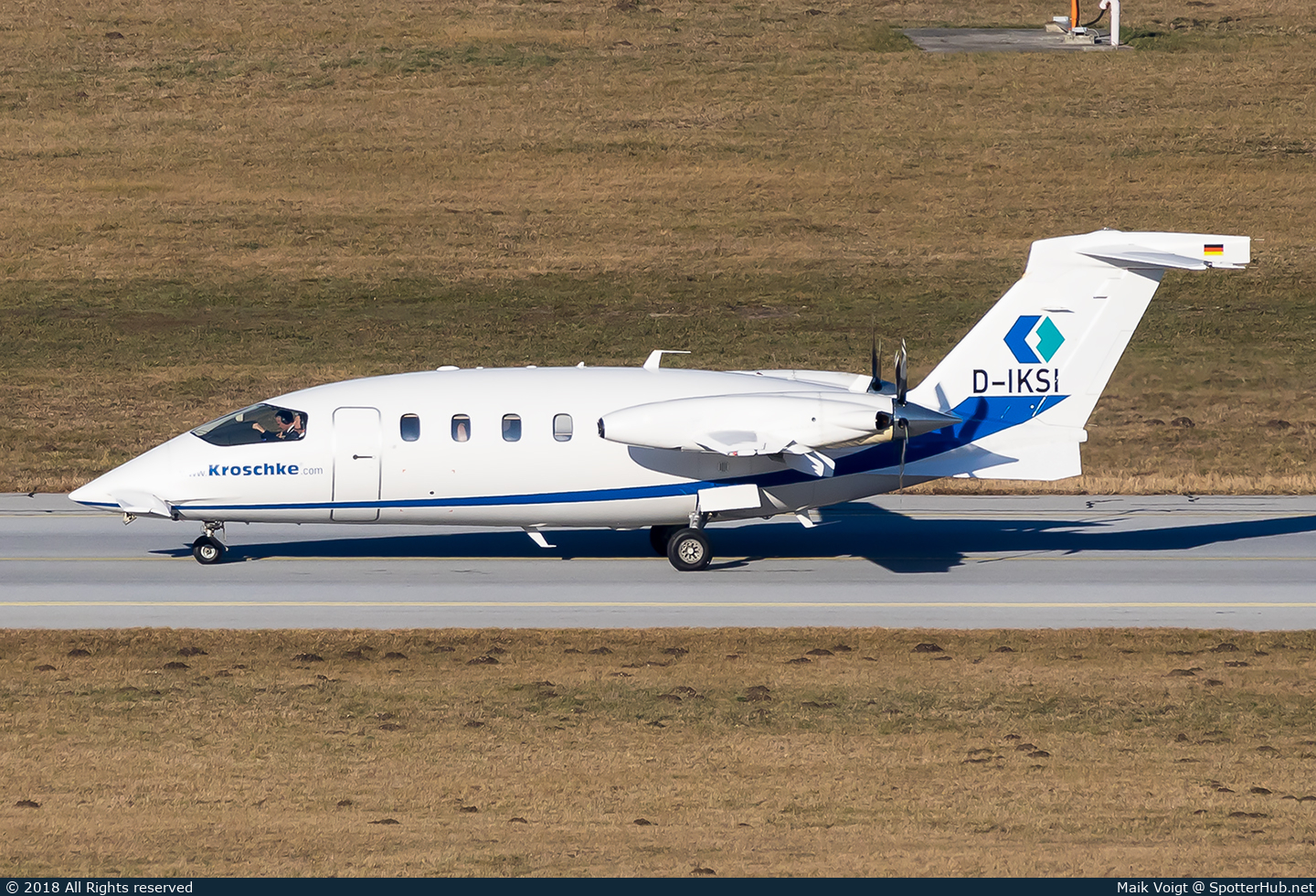 Photo of D-IKSI - Piaggio P.180 Avanti II operated by Kroschke Sign International