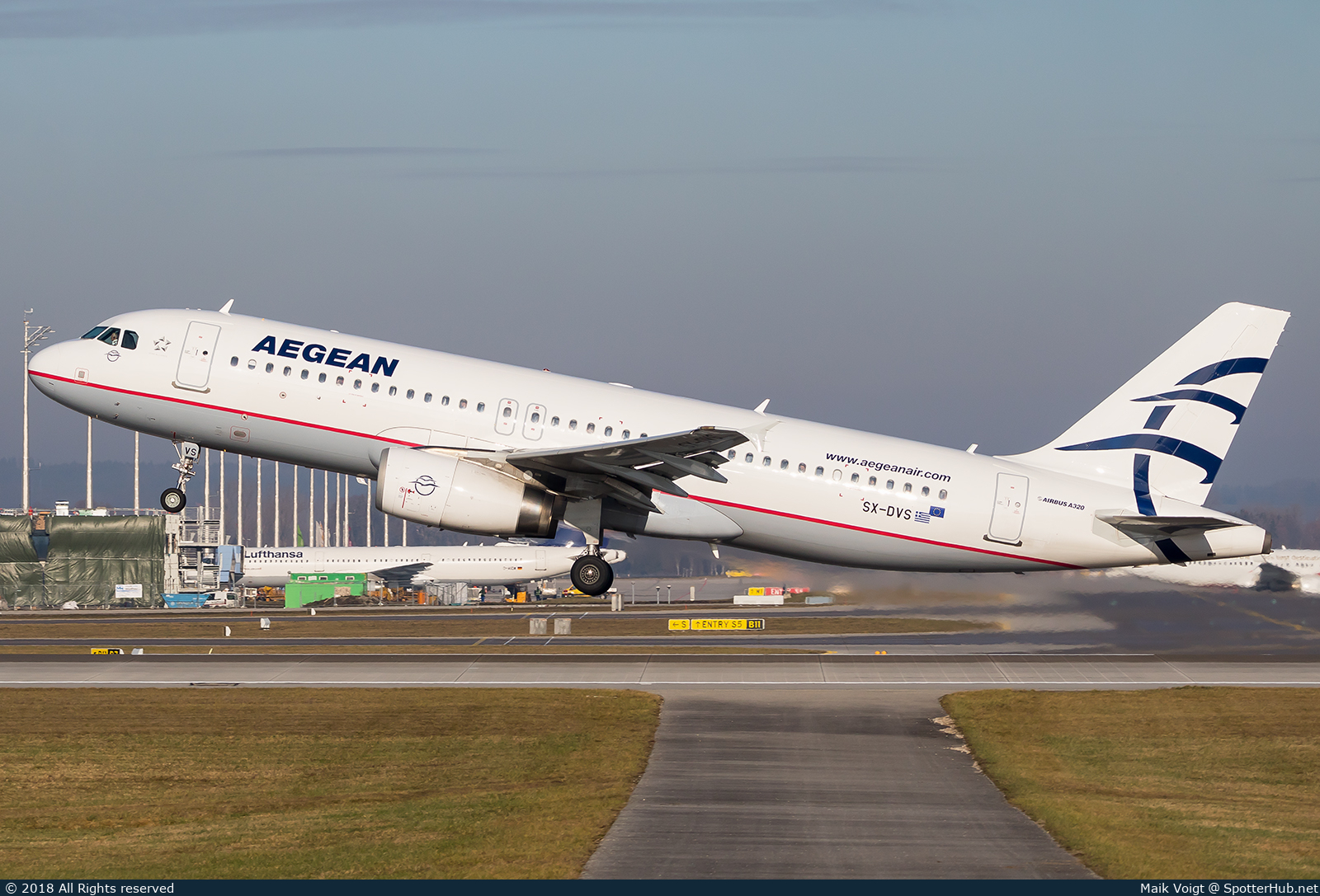 Photo of SX-DVS - Airbus A320-232 operated by Aegean Airlines