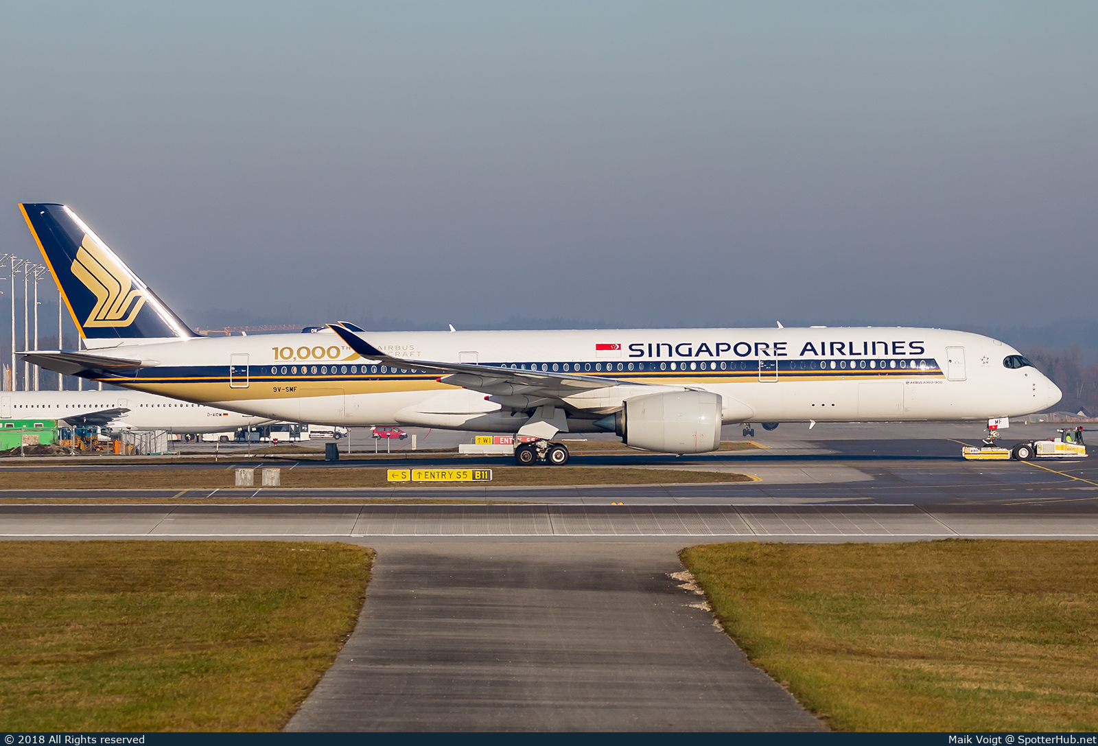 Photo of 9V-SMF - Airbus A350-941 operated by Singapore Airlines