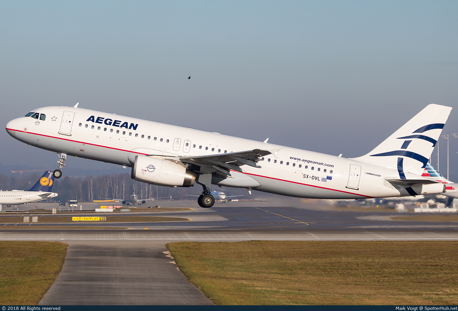 Photo of SX-DVL - Airbus A320-232 operated by Aegean Airlines